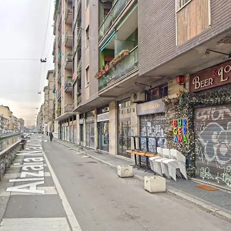 Alzaia Naviglio Pavese Milano